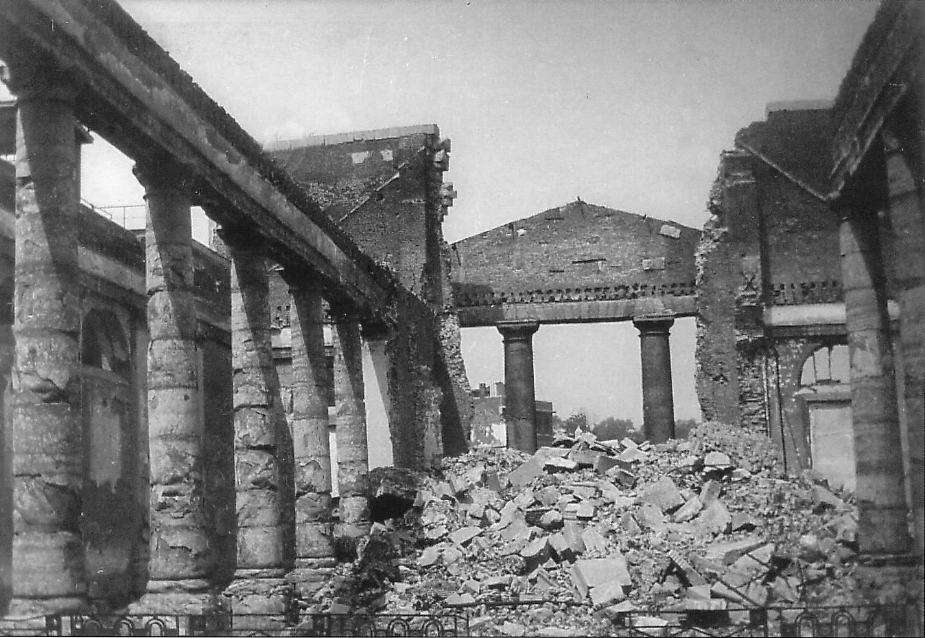 Maubeuge, l'église après les bombardements du 16 mai 1940