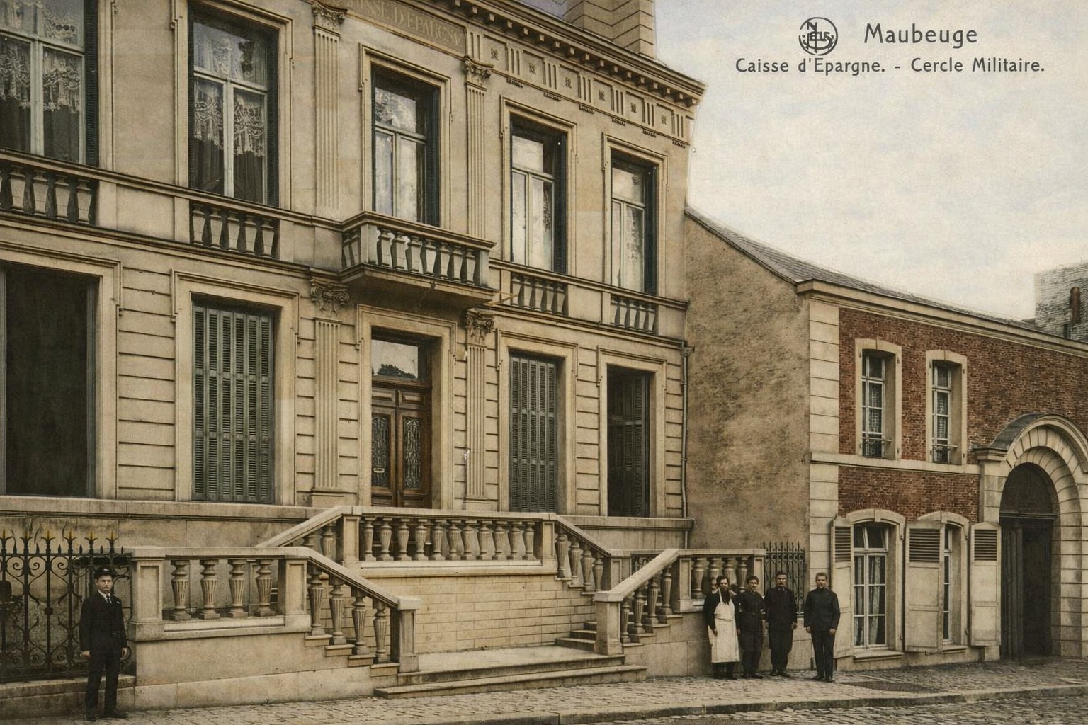 Maubeuge, Place Verte, vestiges de la caisse d'Epargne.