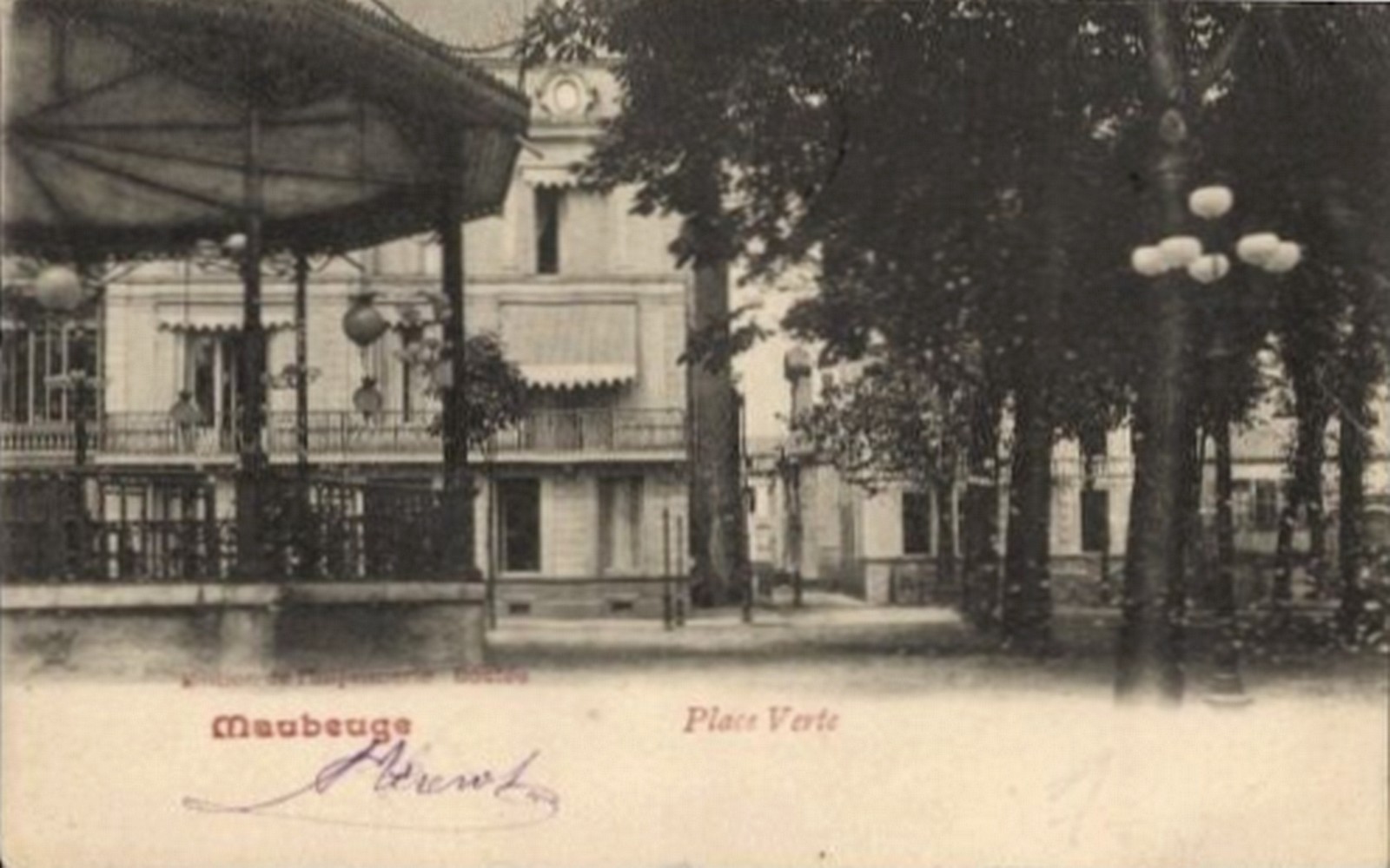 Cartes postales anciennes de Maubeuge, Place Verte, le kiosque