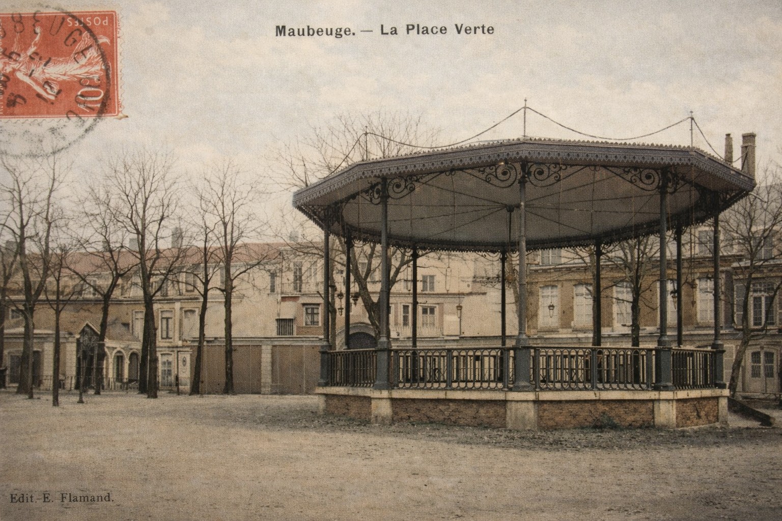 Maubeuge, cartes postales anciennes, la place Verte, le kiosque