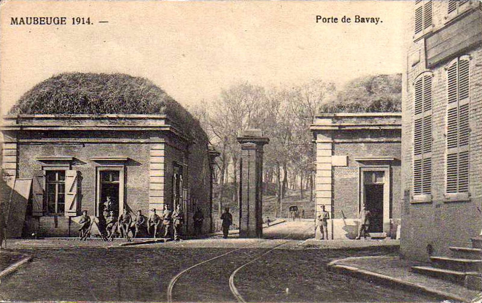 La porte de Bavay coté ville