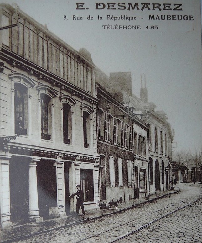 Cartes postales anciennes de Maubeuge, rue de la République