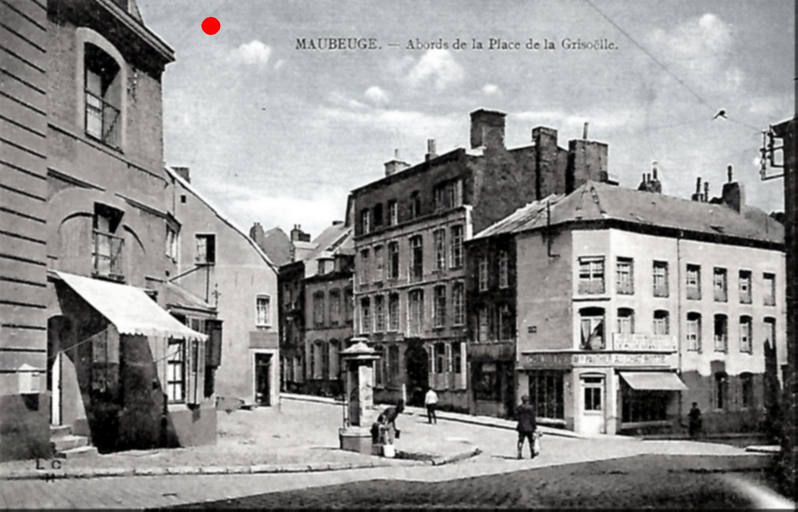 Cartes postales anciennes de Maubeuge, la porte de Mons