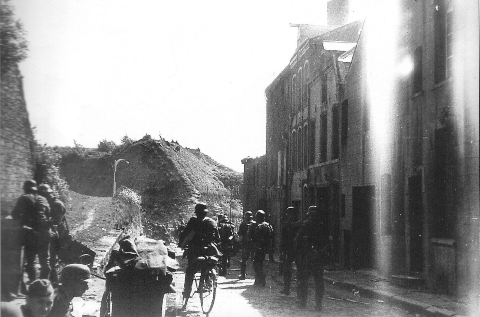 La rue de Fleurus après les bombardements du 16 mai 1940