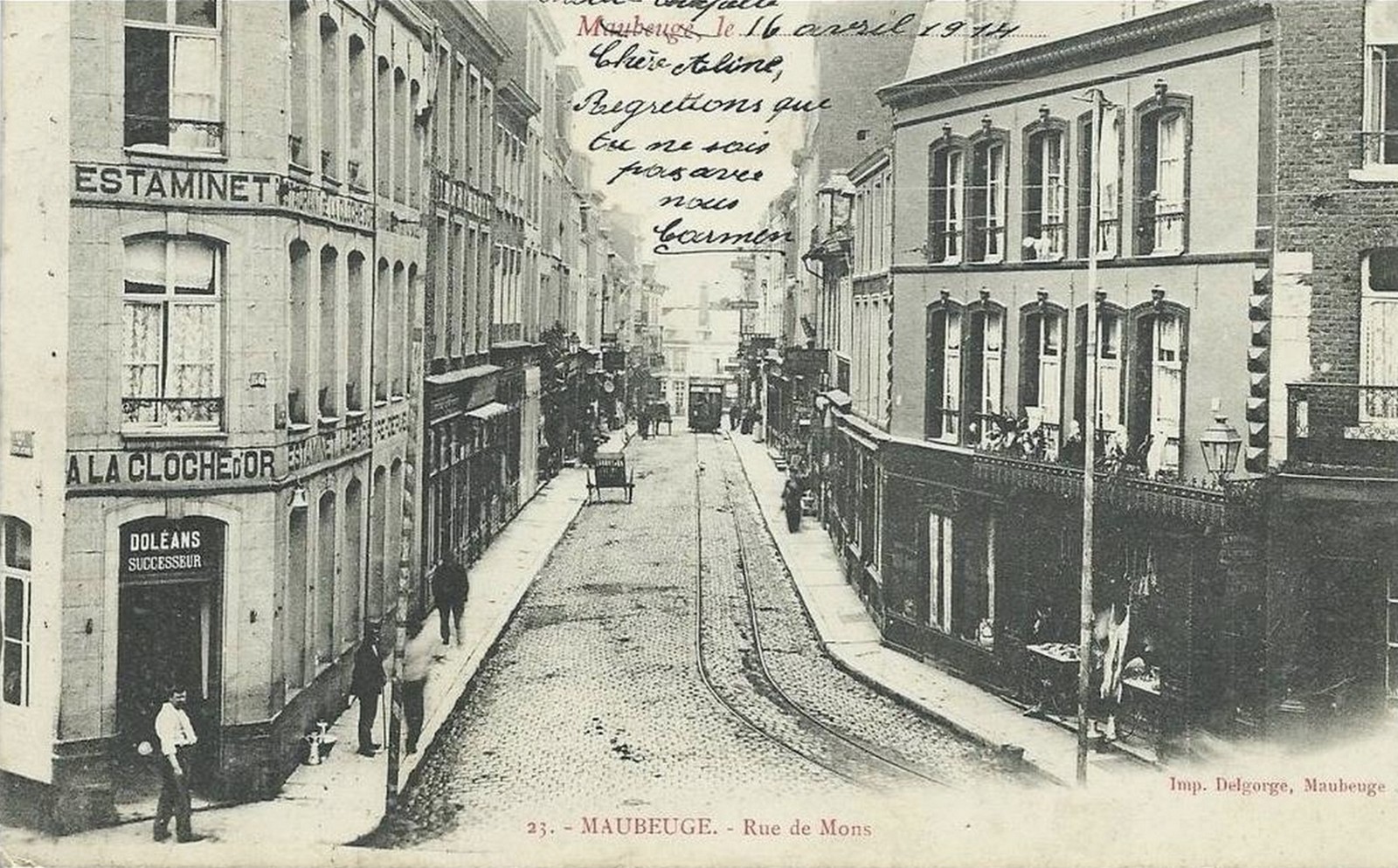 L'entrée de la rue de Mons