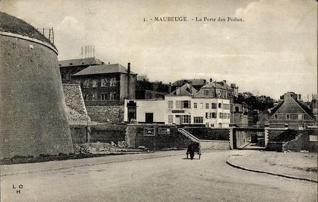 Cartes postales anciennes de Maubeuge, Porte des Poilus