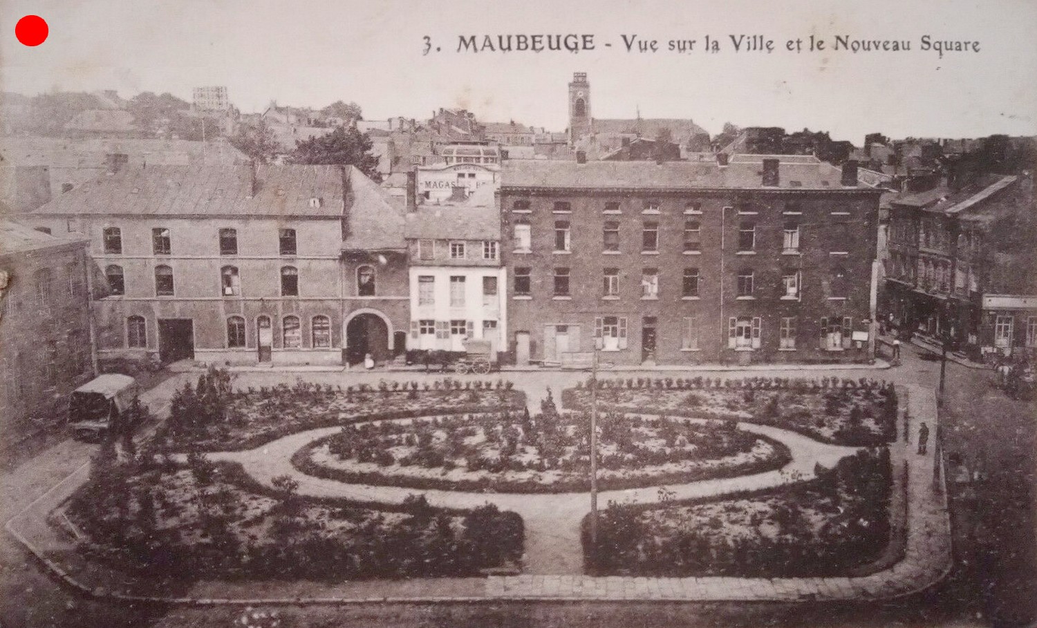 Cartes postales anciennes de Maubeuge, Porte de France, le square