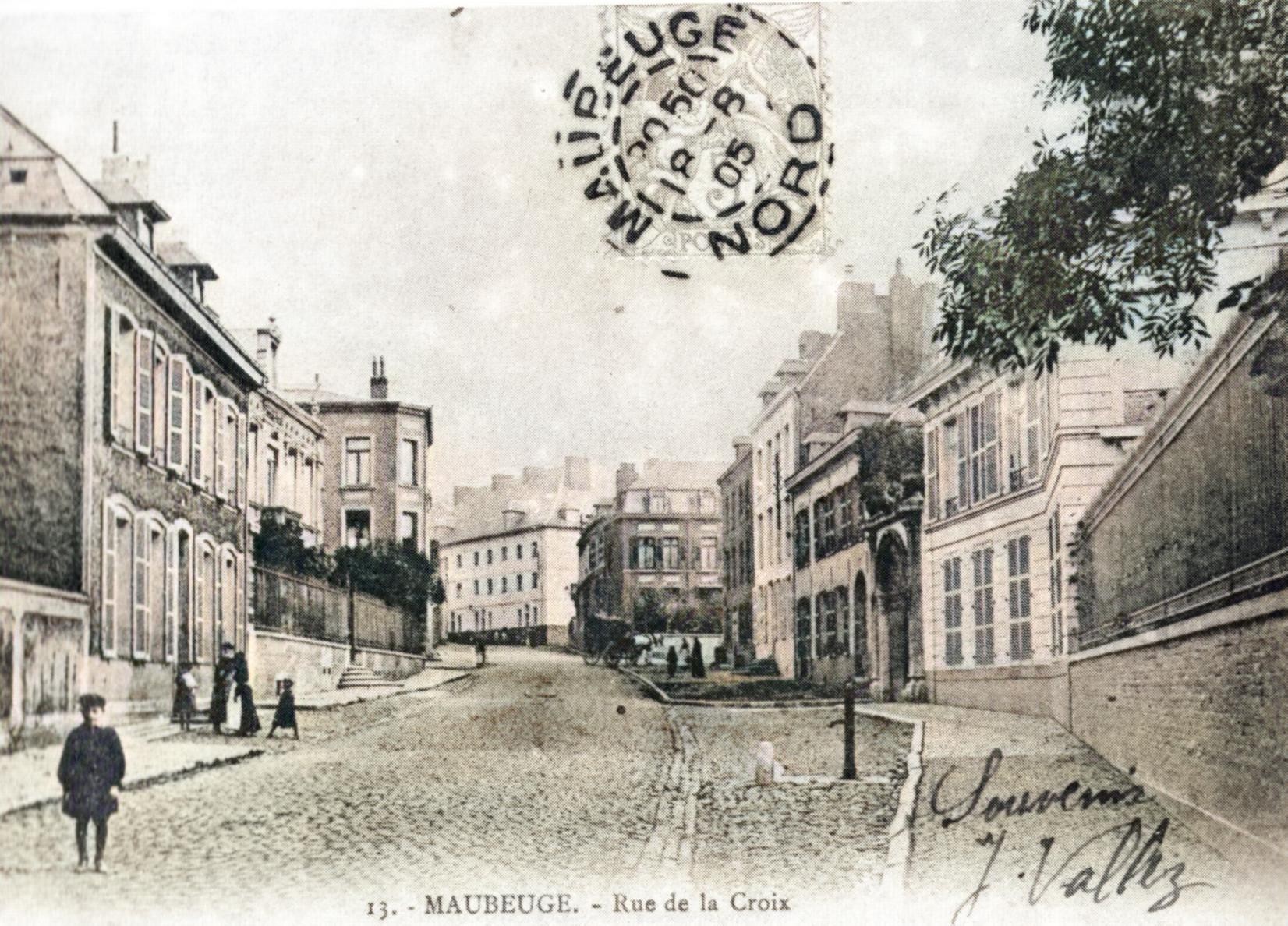Maubeuge, la rue de la Croix en 1905.