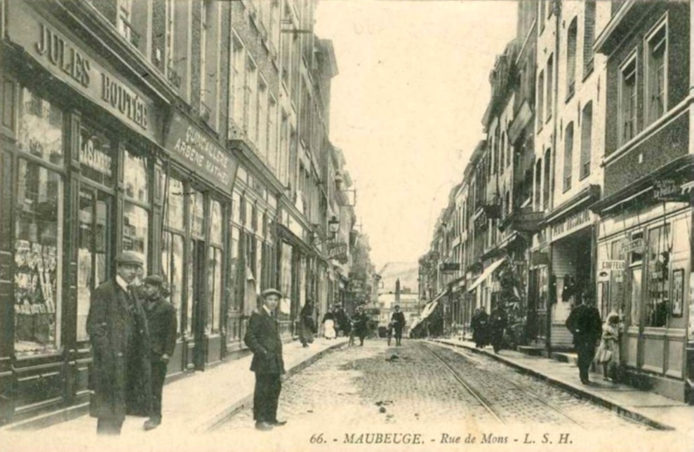 Maubeuge en carte postale, rue de Mons