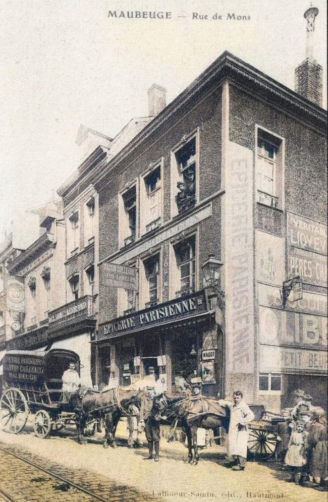 Maubeuge en carte postale, rue de Mons