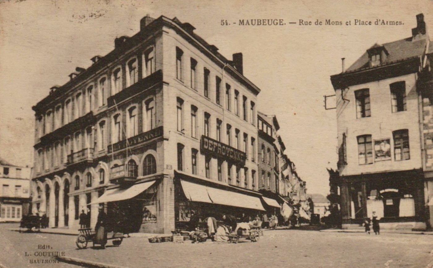 Maubeuge en carte postale, rue de Mons vue du marché aux Herbes