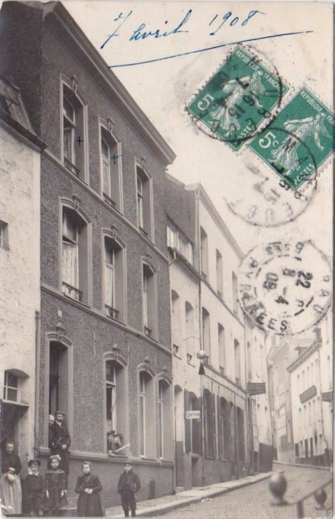 Maubeuge en carte postale, rue de Mons, rue des Moulins