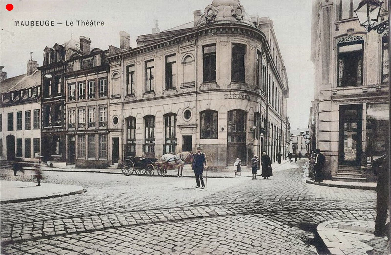 Cartes postales anciennes de Maubeuge, le théâtre bombardé