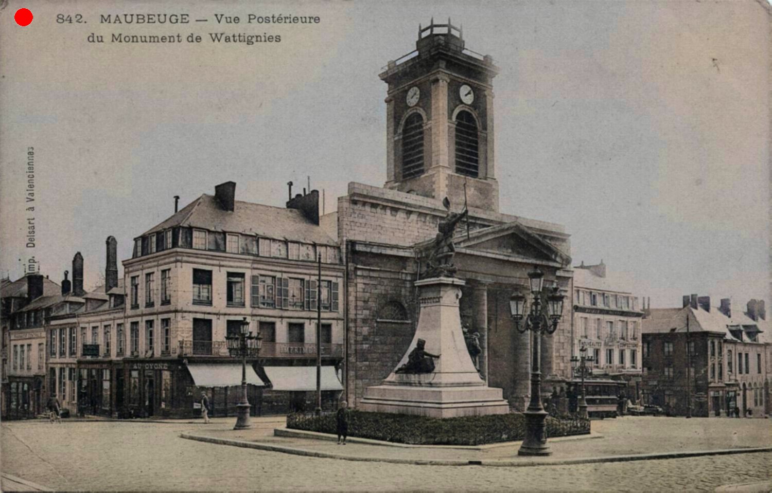 Cartes postales anciennes de Maubeuge, Place d'Armes, l'église