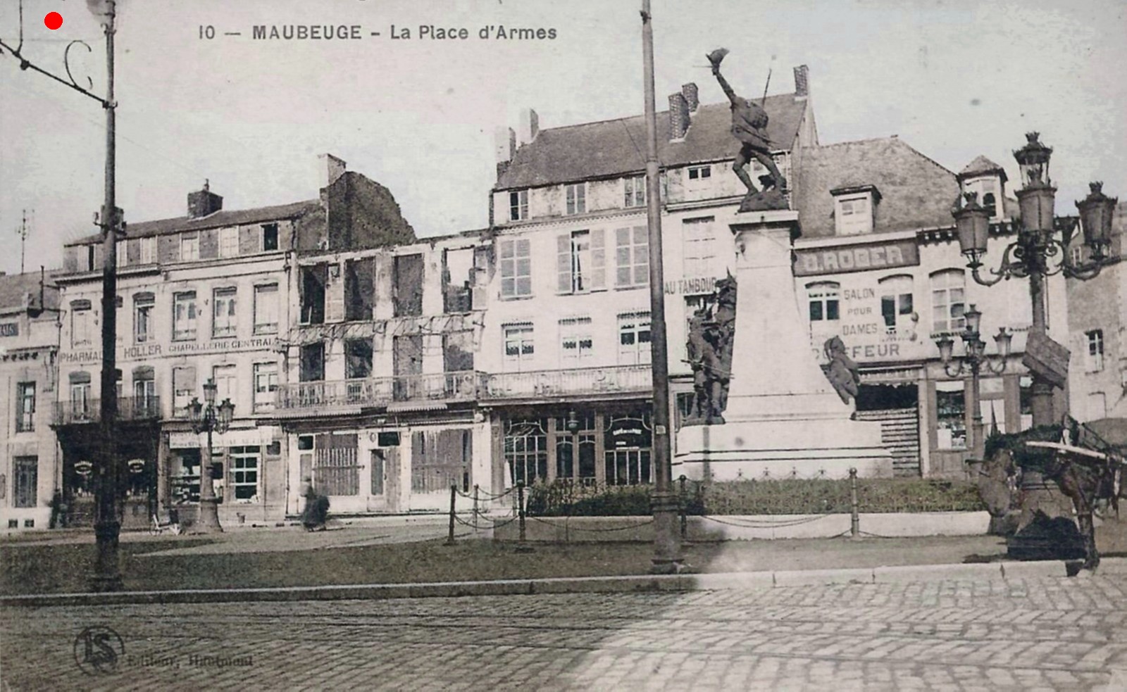 Cartes postales anciennes de Maubeuge, Place d'Armes