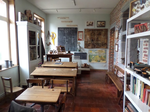 Musée des Evolutions à Bousies, la salle de classe d'antan.