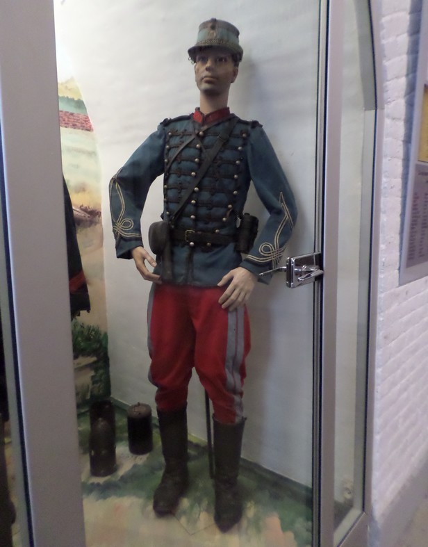 Musée du Fort Leveau à Feignies : uniforme.