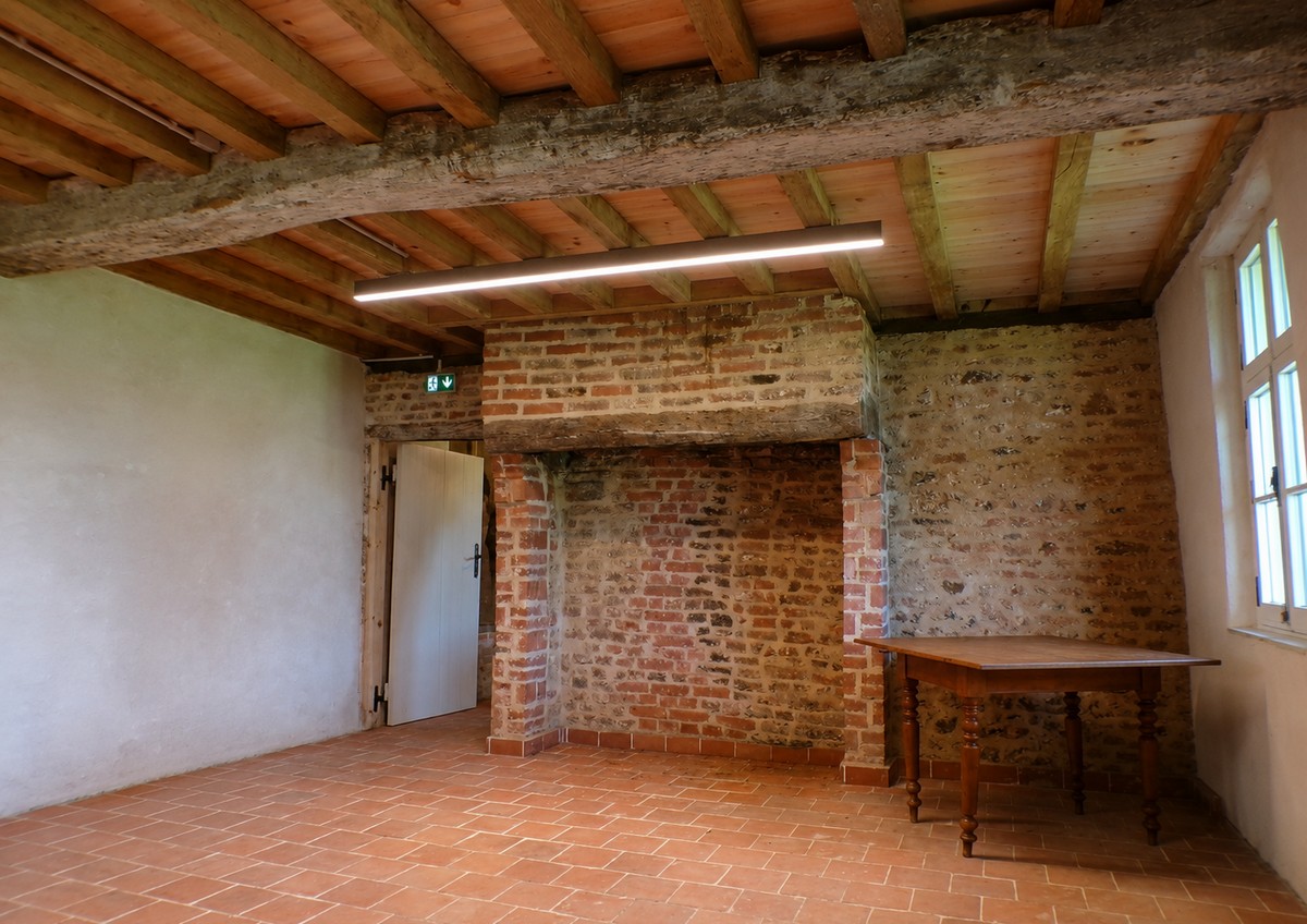La Maison du Sabotier à Jolimetz, cheminée