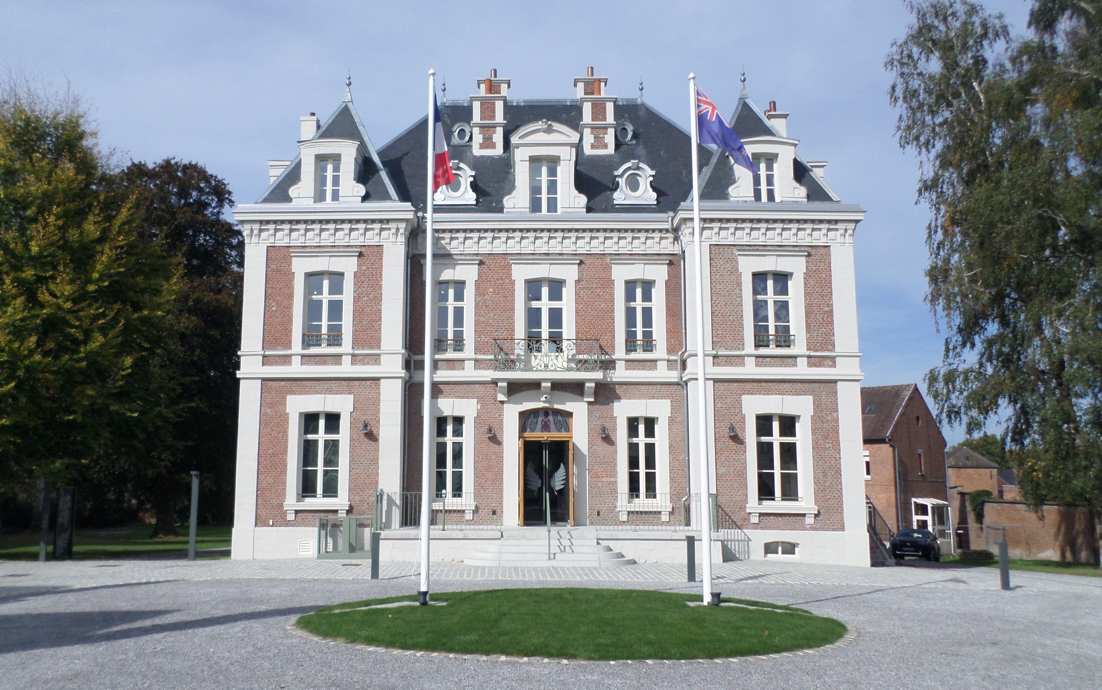 L'ancienne gendarmerie qui accueille le musée néo zélandais du Quesnoy.