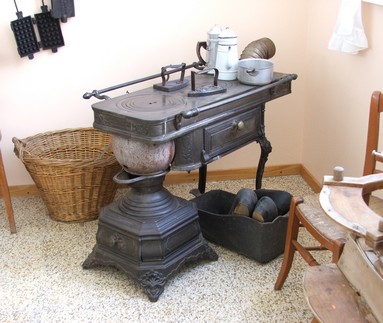Musée de la Vie Paysanne à Maroilles : Le bon vieux poêle de Grand-mère