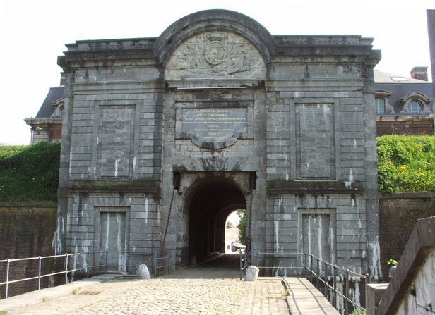 Le musée du Corps de Garde de Maubeuge : La Porte de Mons face nord.