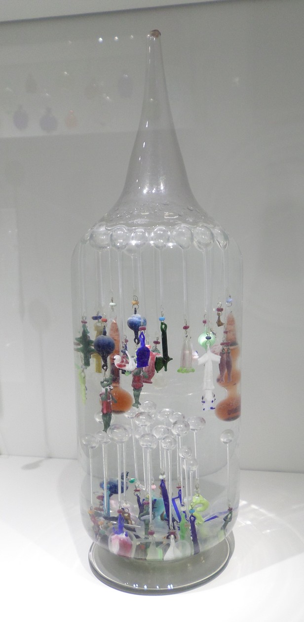 MUSVERRE, Musée du verre de Sars-Poteries, Les bouteilles passion.