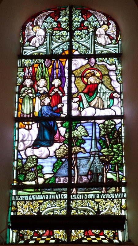 Eglise de Neuville en Avesnois, vitrail.