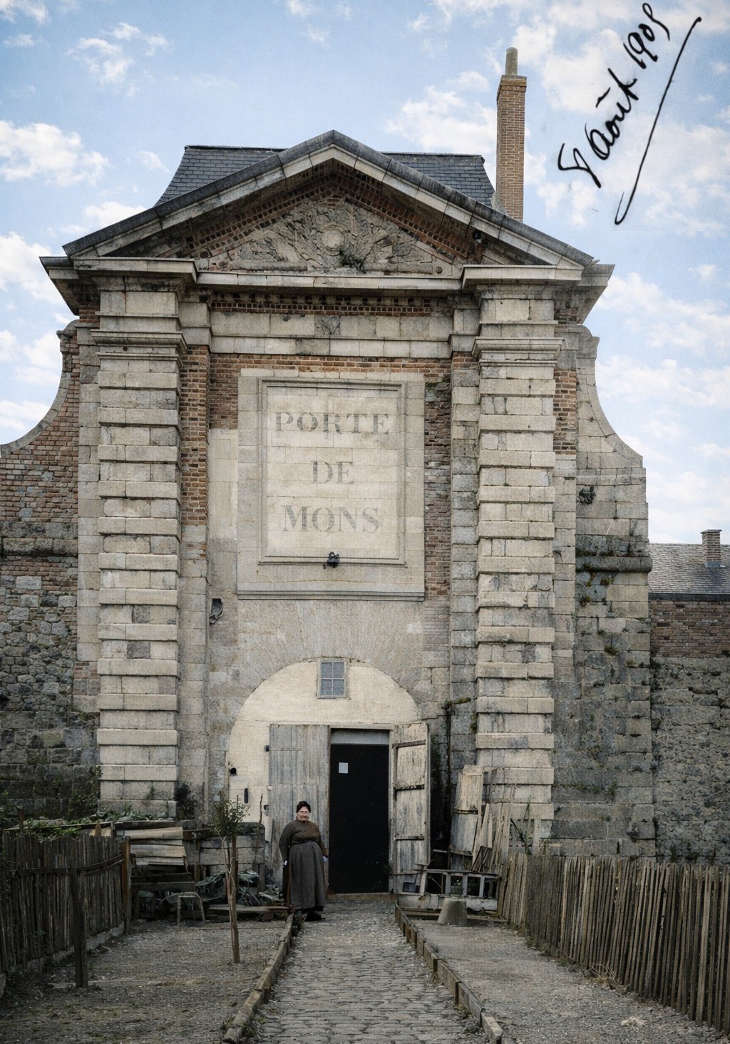 Porte de Mons côté campagne