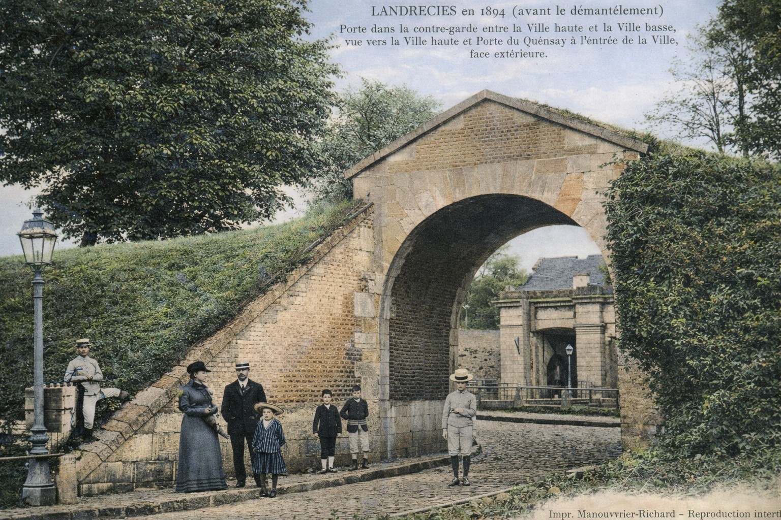 Passage de la demi-lune 07 vers la porte du Quesnoy 23