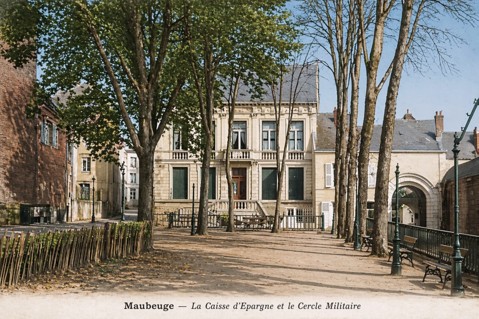 Ancienne Caisse d'Épargne et chapelle à Maubeuge