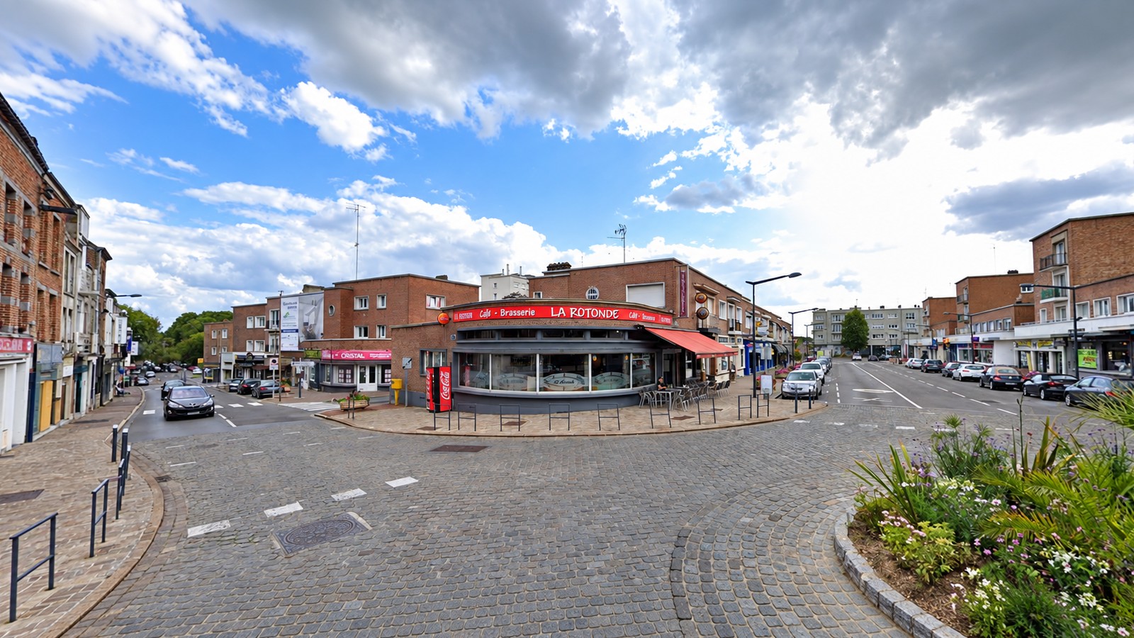 rue de l'Esplanade, rue de Mons, Rotonde