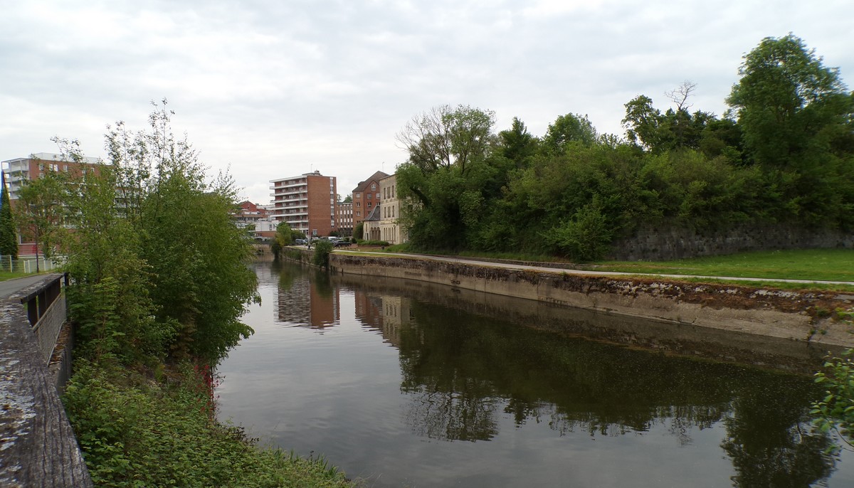 Porte de sortie des eaux côté campagne