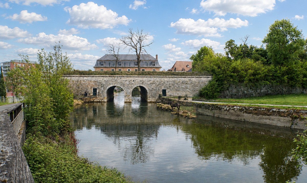 Porte de sortie des eaux côté campagne