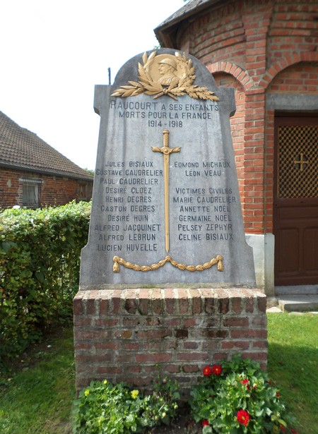 Monument aux Morts de Raucourt au Bois.