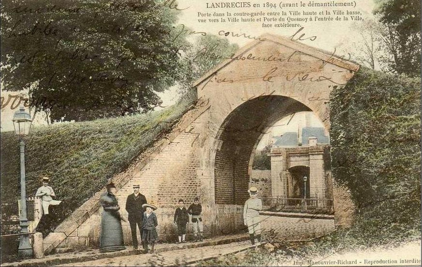 Remparts de Landrecies, demi-lune de la porte du Quesnoy