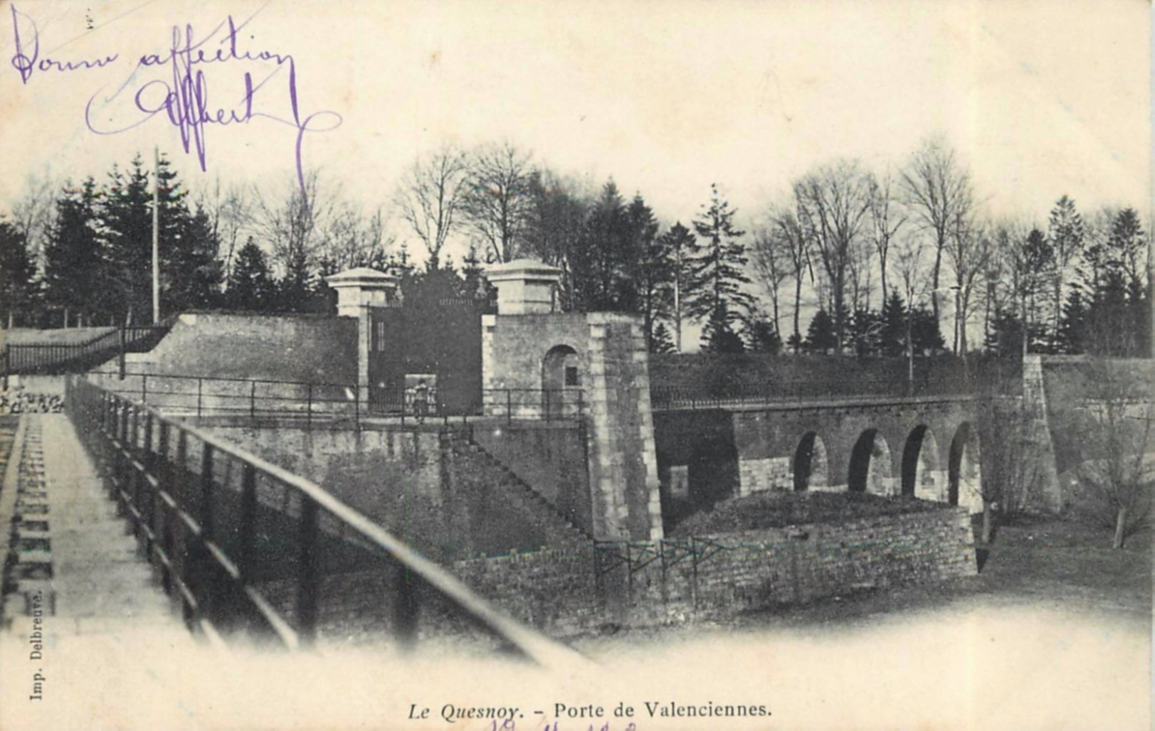 Le Quesnoy, ses remparts. La porte de Valenciennes