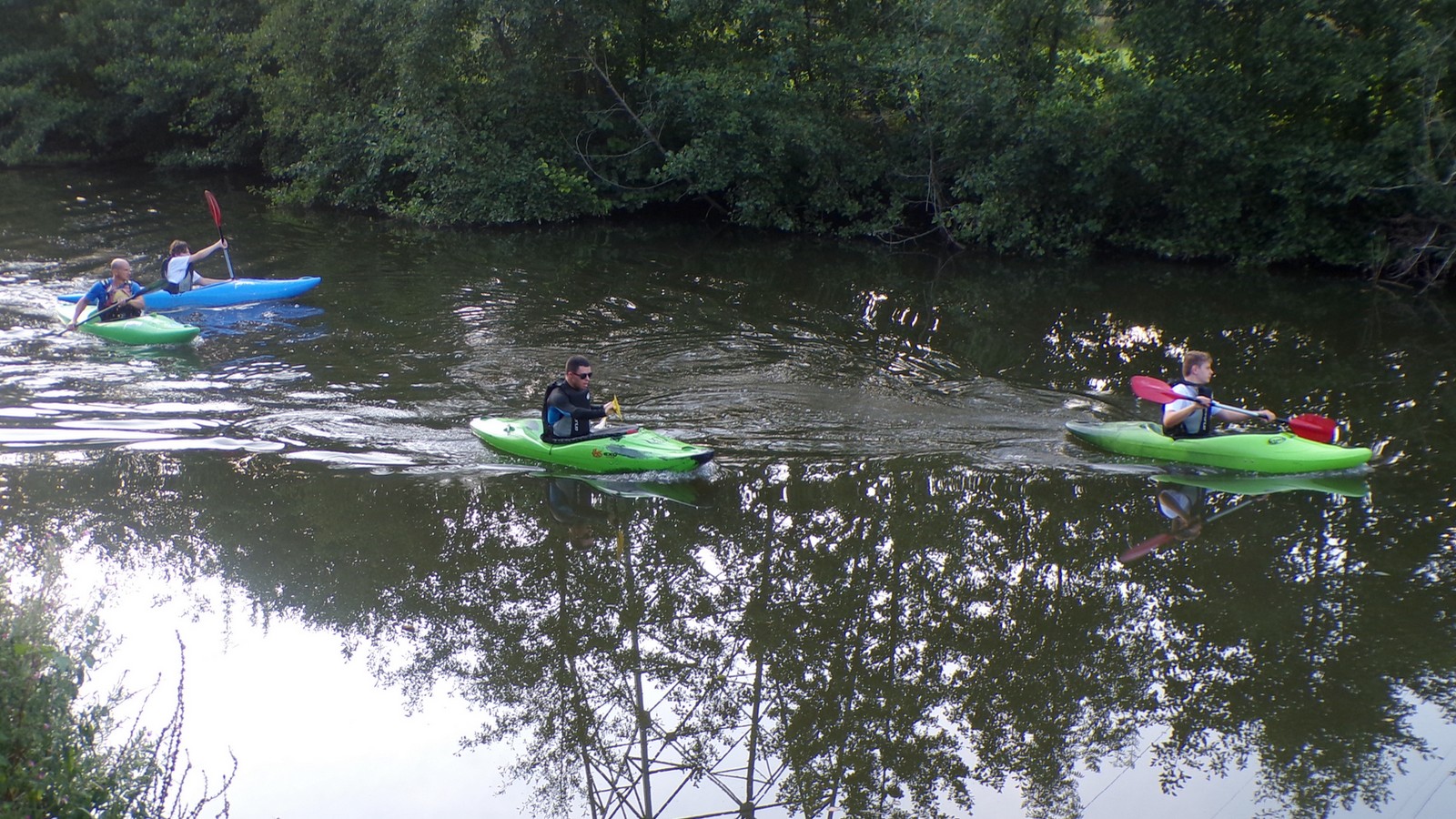 Activité Canoë-Kayak sur la rivière Sambre