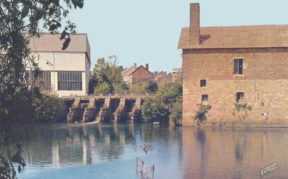 Ecluse de Pont sur Sambre. vannes de l'ancien moulin.