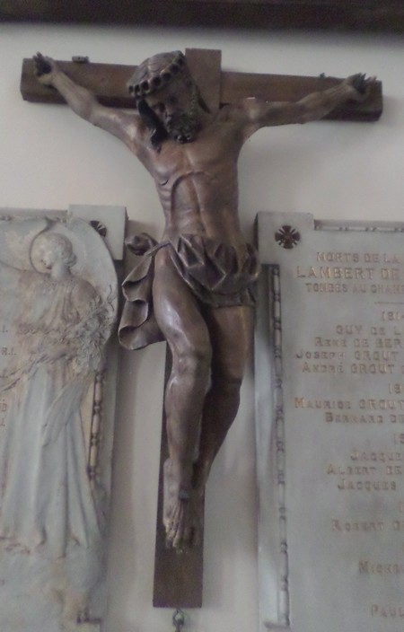 Eglise de Ruesnes, Christ en croix