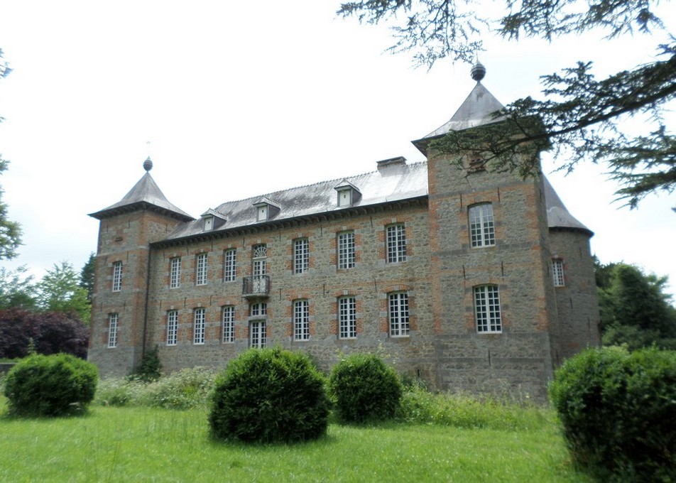 Château Coutant à St Hilaire sur Helpe