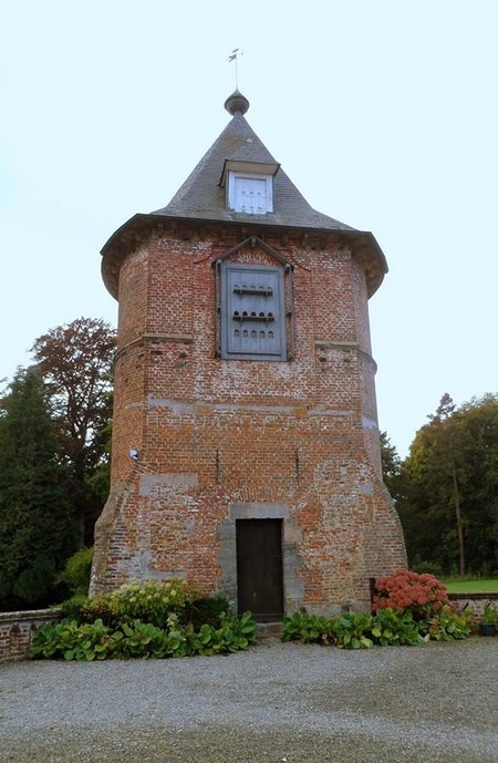 Château de Rametz à Saint Waast la Vallée.
