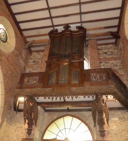 Vieux Reng, église, orgue