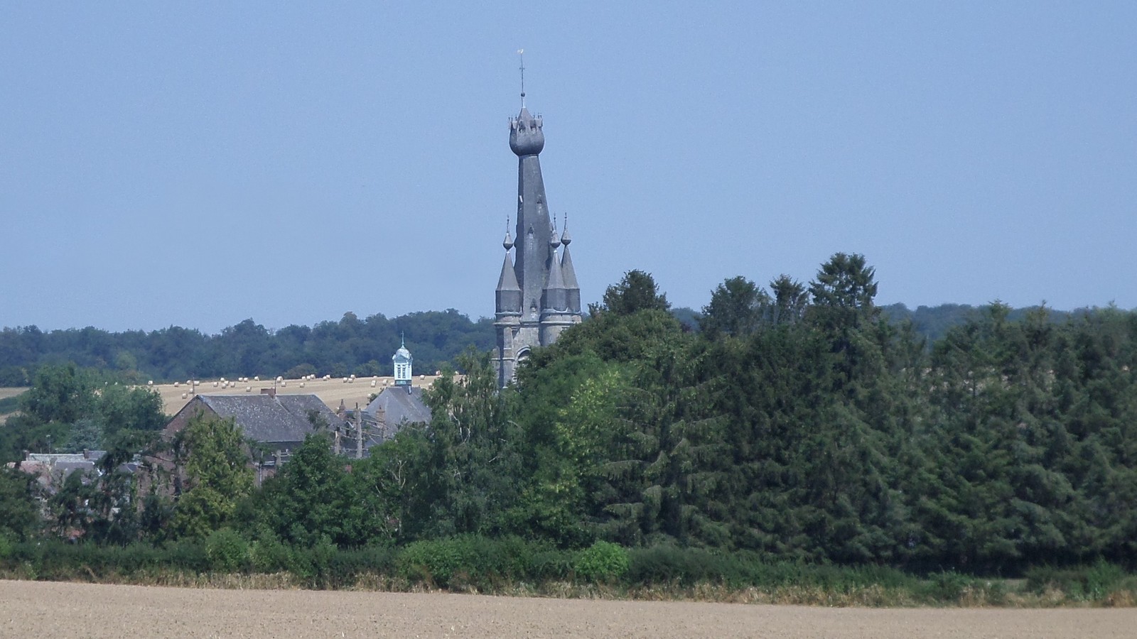 Voie Verte de l'Avesnois : Le clocher penché de Solre-le-Château