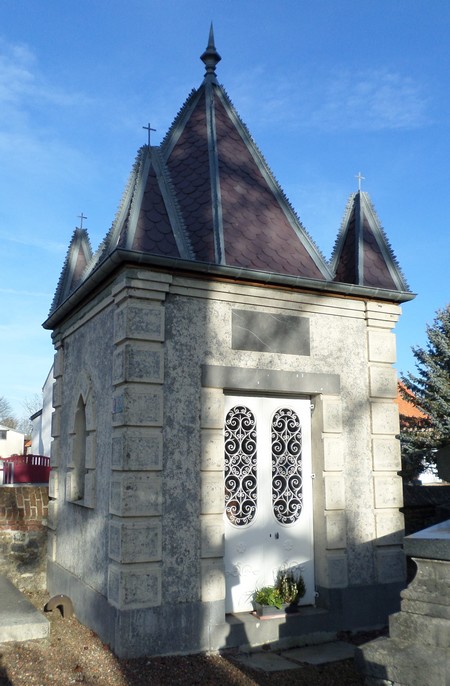 Chapelle funéraire  à Wattignies la Victoire.