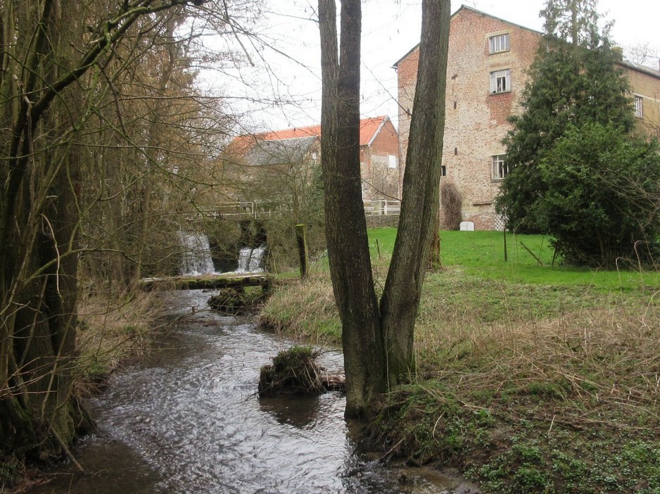 Cascade de l'ancien moulin du Stordoir à Wattignies la Victoire.